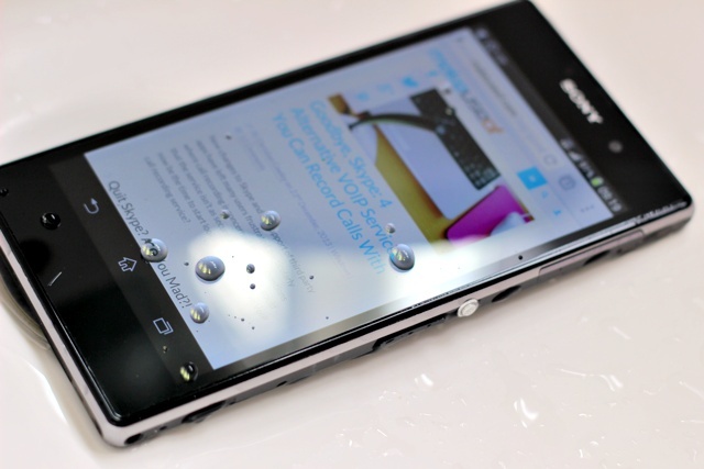 recenzija pametnog telefona sony xperia z1