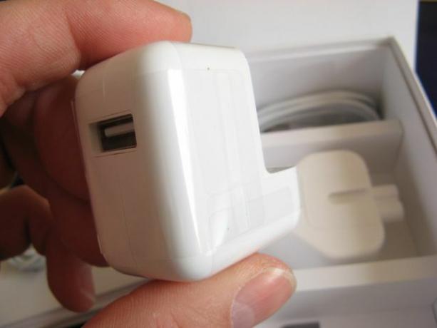 How-To-Charge-telefon-Brže-Power-adapter