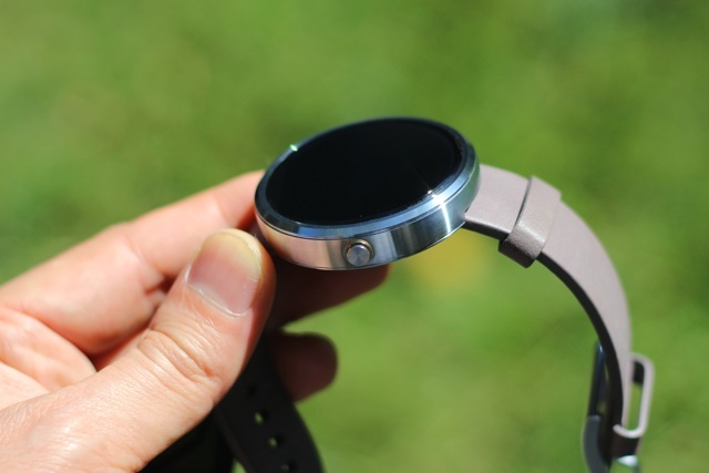 Motorola Moto 360 Android Wear Smartwatch pregled i Giveaway motorola moto 360 android nose smartwatch pregled 9
