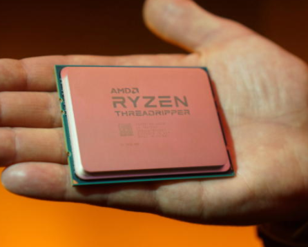Vrhunski vodič za vaše računalo: Sve što ste željeli znati - i više AMD Threadripper u ruci