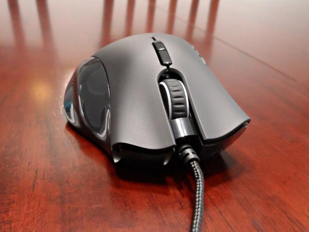 razer naga logitech g600 pregled miša