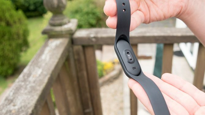 Mi Band 3: Ne kupujte Fitbit dok niste vidjeli Ovaj mi band band senzor brzine otkucaja 670x377