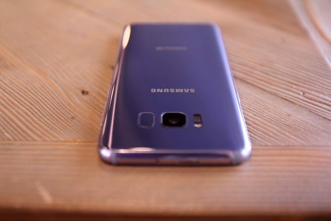 Najveći pametni telefon koji ne biste trebali kupiti: Samsung Galaxy S8 pregled (i popuštanje!) Senzor otiska prsta samsung galaxy s8 670x447