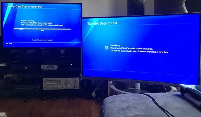 Prijenos podataka PS4 u tijeku