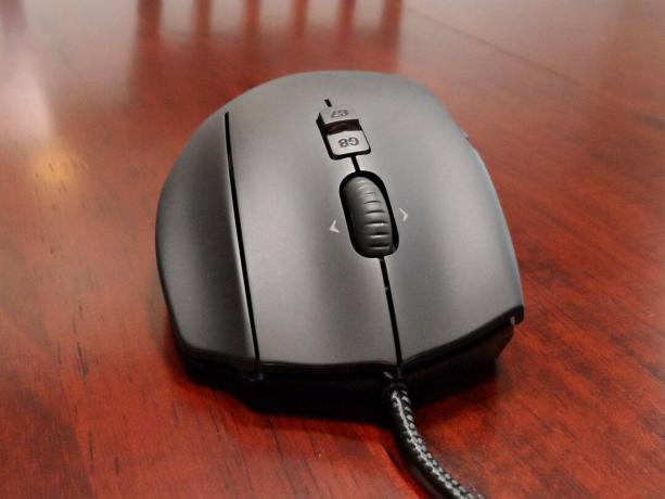 razer naga logitech g600 pregled miša