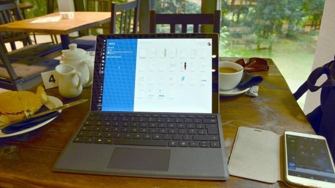 Jedna tableta koja im vlada svima: Microsoft Surface Pro 2017 pregled muo proizvoda pregledava cafe površpro2017