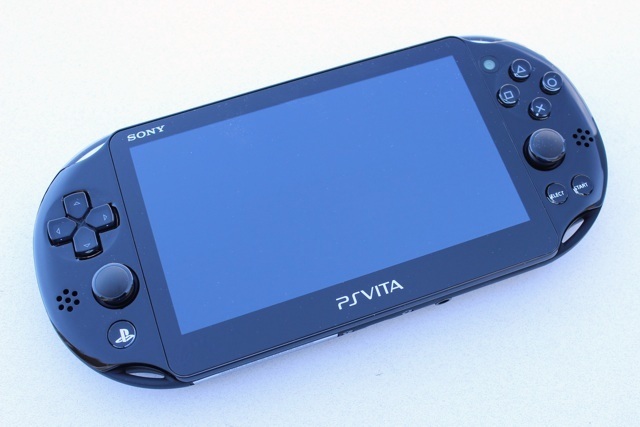 PlayStation Vita Slim Review i Giveaway playstation vita slim pregled 3