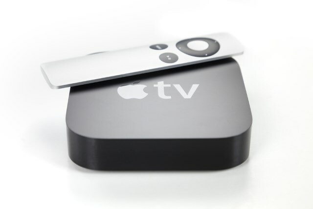 MUO-Ipad-AppleTV-whitebg