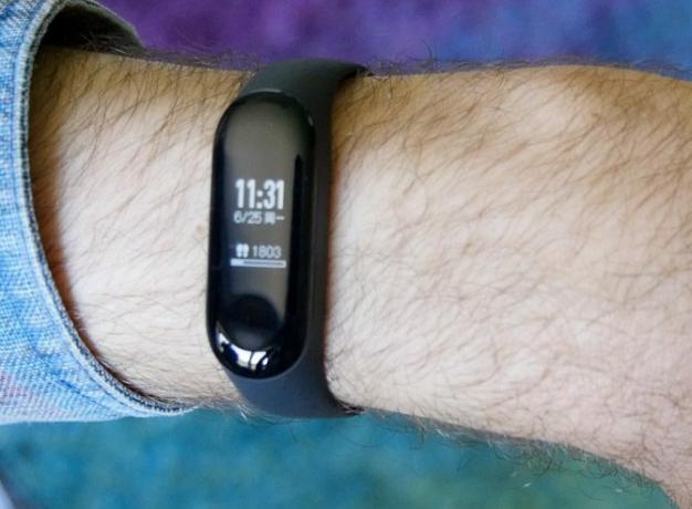 Mi Band 3: Ne kupujte Fitbit dok niste vidjeli Ovaj mi je band 3 sat za gledanje 670x492