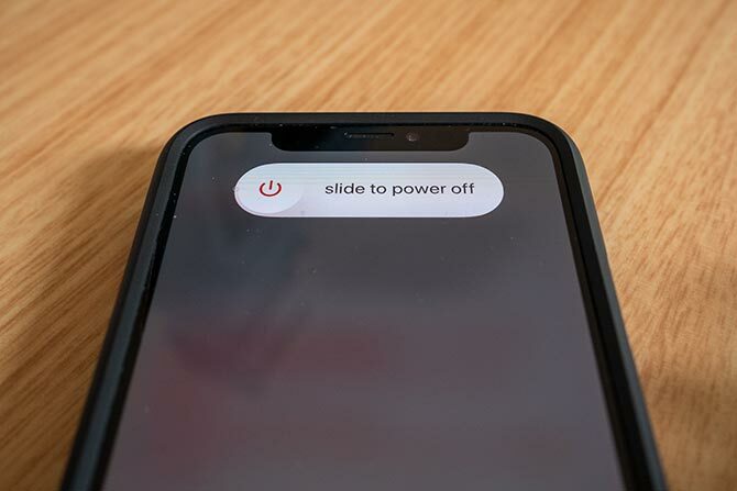 Pomaknite se da biste isključili iPhone X
