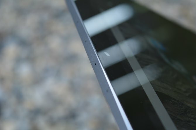 MakeUseOf Pregled Google zvučnika Pixel C