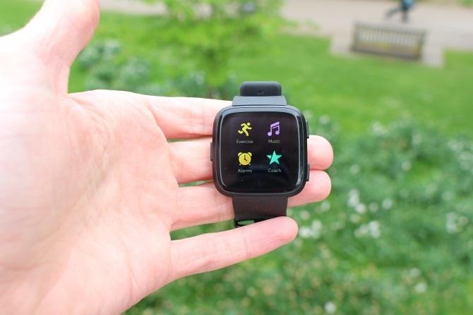 Fitbit Versa pregled: Fitbit-ovo najbolje nošenje? Fitbit Versa 1
