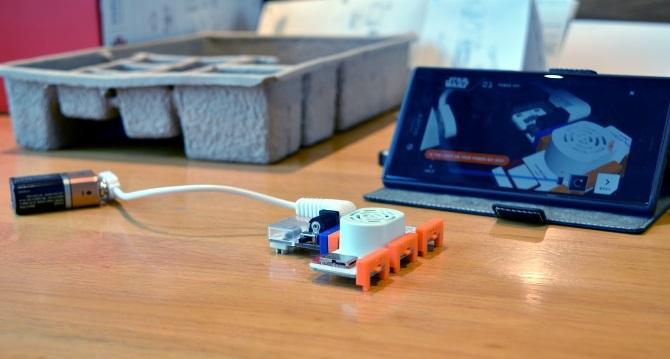 Izgradite vlastiti Droid Droid Star Wars za manje od 100 dolara s LittleBits muo giveaway r2d2 app vodičem