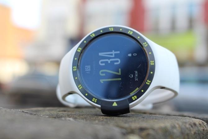 ticwatch pregled - izbliza lica sata