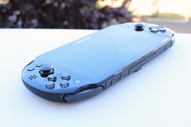 PlayStation Vita Slim Review i Giveaway playstation vita slim pregled 6